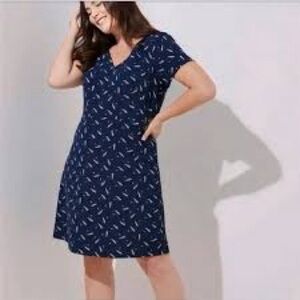 LOFT Plus | Size 18 | Navy Feather V-Neck Print Dress | NWT